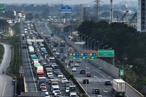 Loại xe nào không phải nộp phí đường bộ từ năm 2026?