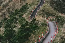 Chinh phục 'sống lưng khủng long' Bình Liêu săn cỏ lau trắng giữa núi rừng