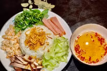 Về Huế thưởng thức cơm "Âm phủ" đầy ma mị