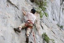 View - Check-in cây ‘phu thê’ độc đáo ở Lạng Sơn, điểm sống ảo giữa thảo nguyên xanh | Báo Tri thức và Cuộc sống - TIN TỨC PHỔ BIẾN KIẾN THỨC 24H