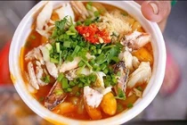 Huế mùa mưa không chỉ đẹp mà còn níu chân du khách bởi những món ăn dân dã