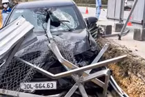 Tai nạn liên tiếp trên cao tốc Nội Bài - Lào Cai, nhiều người bị thương vong