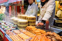 10 món ăn vặt nức tiếng nhất định phải thử khi du lịch Bắc Kinh