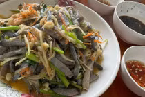 Bông thùa món ngon từ bùn khiến du khách mê mẩn