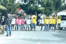 "Cò mồi" lộng hành ở bãi biển, du khách mất tiền oan