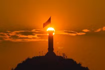 Say lòng trước ánh bình minh trên bản làng Lô Lô Chải