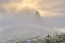 Trekking đỉnh Chư Mư ngắm hòn Vọng Phu, tự túc hay đi tour?