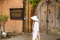 Làng cổ Đường Lâm hút khách đến chụp áo dài giữa không gian làng quê Bắc Bộ
