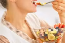 Ăn gì để ngăn ngừa tóc bạc sớm?