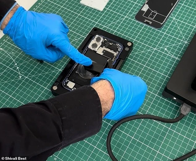 iPhone chịu "tra tấn" ra sao trước khi đến tay người dùng? 