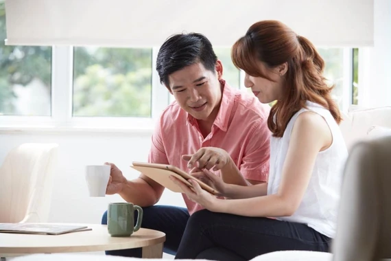 Vợ chồng nên chia sẻ tài chính thế nào?