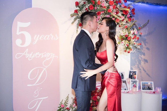 Khi làm đám cưới vào năm 2015, Diễm Trang được chồng rước dâu bằng siêu xe 10 tỷ đồng. Ảnh: FB Diễm Trang.