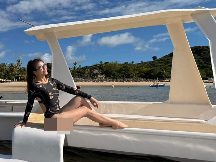 Kim Oanh tự tin khoe hình thể quyến rũ với bikini. Ảnh: FB Kim Oanh.