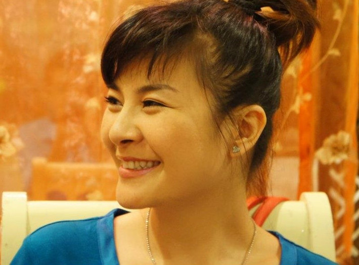 Mây của Sóng ở đáy sông chăm chỉ đóng phim nhiều năm qua. Cô gây ấn tượng khi vào vai Tuyết trong Những ngọn nến trong đêm, Linh trong Đừng bắt em phải quên. Ảnh: FB Kim Oanh.