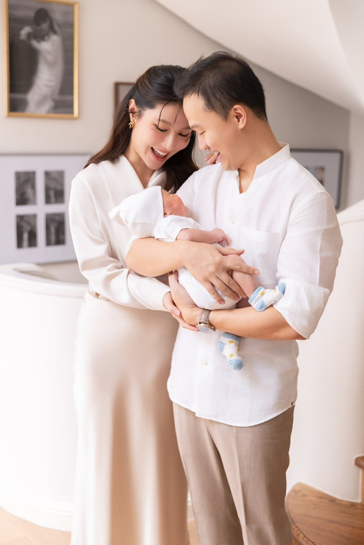 Diễm My 9x kết hôn với doanh nhân Vinh Nguyễn vào tháng 12/2023. Tháng 1/2025, người đẹp thông báo con trai đầu lòng đã chào đời. Ảnh: Instagram Diễm My.