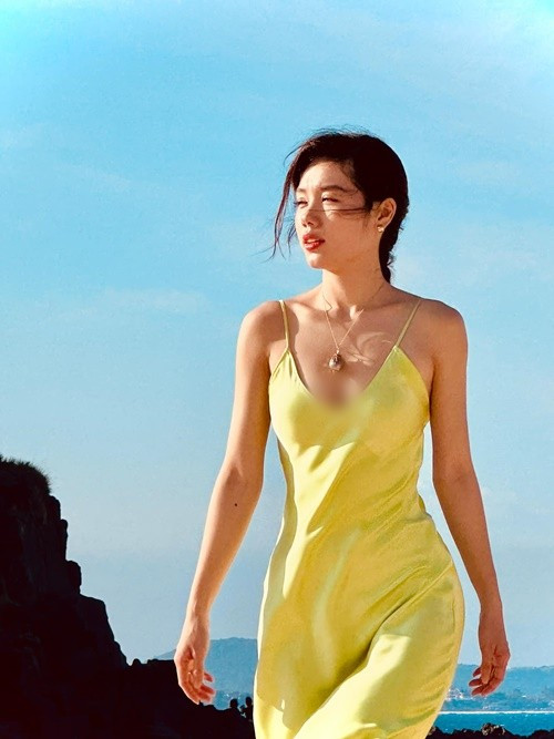 Nữ diễn viên sở hữu gương mặt xinh đẹp, có nhiều nét giống hot girl Tâm Tít và ca sĩ Phương Ly. Ảnh: FB Trâm Anh.