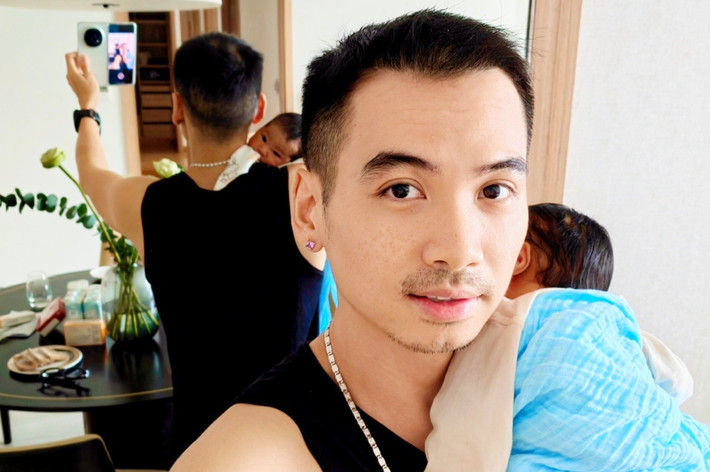 Sau khi sinh nở, H'hen Niê viết tâm thư cho Tuấn Khôi. Nàng hậu cho biết, khi mang bầu, cô không chỉ cảm nhận con đang lớn dần, mà còn cảm nhận được tình yêu trong chồng cũng đang lớn lên và trưởng thành cùng con. Ảnh: FB Tuấn Khôi.