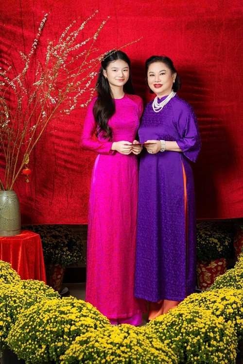 Ở tuổi 67, bà Minh Phương có vẻ ngoài phúc hậu. Ảnh: FB Trương Ngọc Ánh.