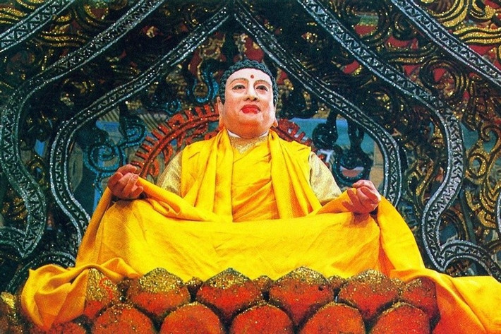 Đóng Phật Tổ Như Lai trong Tây du ký 1986, nghệ sĩ Chu Quảng Long vừa qua đời. Sinh thời, ông tham gia các phim Tây An hổ gia, Võ lâm ngoại trưởng, Ngô Thừa Ân cùng Tây du ký, Giáng long phục hổ,... Ảnh: Tiền Phong.