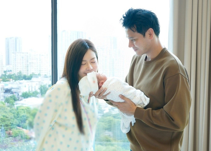 Trước khi sắp lâm bồn, Vũ Ngọc Ánh nhắn nhủ chồng và con gái: "Cản ơn chồng Anh Tài và em bé Bảo Bối đã cùng đồng hành và chăm sóc mẹ! Giờ nhà mình sắp thêm thành viên mới rồi".