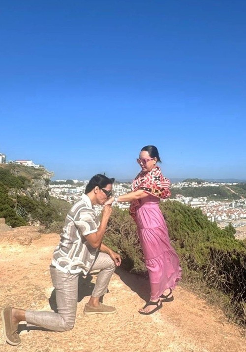 Gần đây, vợ chồng Việt Hương du lịch nước ngoài cùng con gái. Ảnh: FB Hoài Phương.