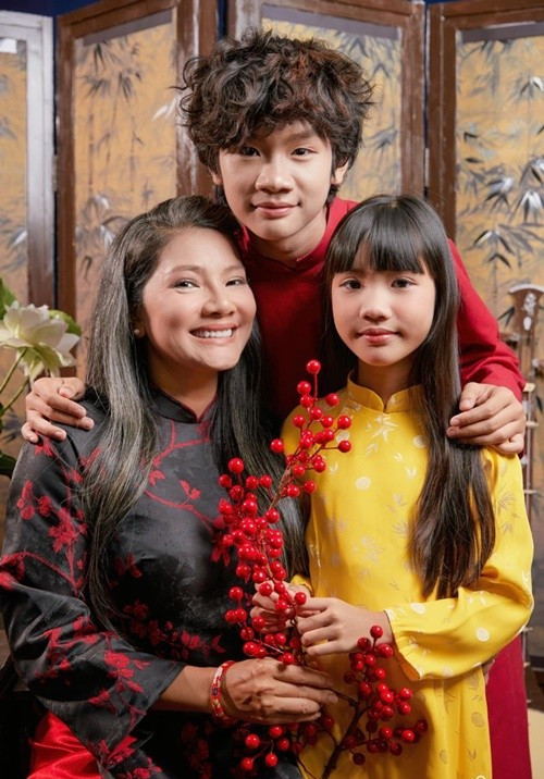Mới đây, chia sẻ với Vietnamnet, diễn viên Kiều Trinh cho biết, cô con gái út Thanh Thư đang tham gia một dự án điện ảnh. Ảnh: FB Kiều Trinh.