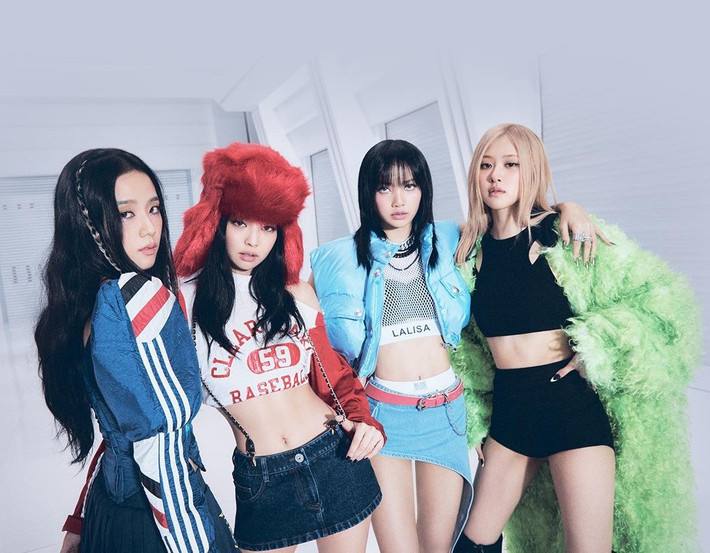 Theo Celebrity Net Worth, Rose, Jisoo và Jennie - 3 thành viên của BlackPink đều có khối tài sản 30 triệu USD. Ảnh: FB Lisa.