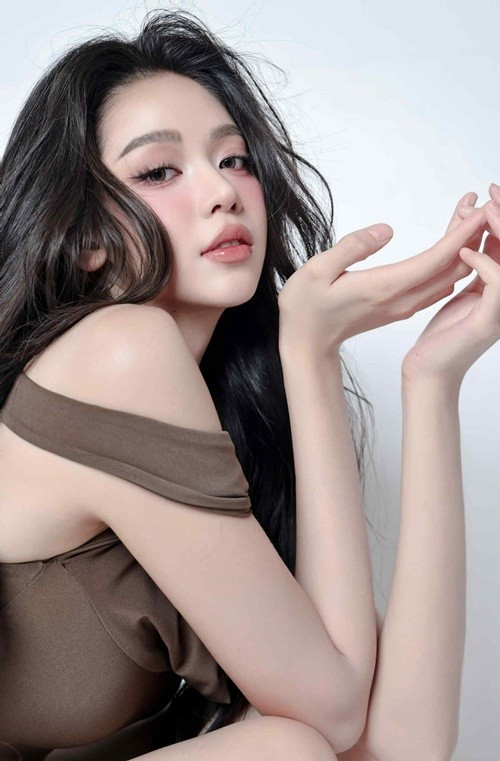 Cột mốc thứ hai của người đẹp là Hoa hậu Quốc tế 2024. Nàng hậu mất gần 2 năm chuẩn bị cho đấu trường nhan sắc quốc tế. Ảnh: FB Thanh Thủy.