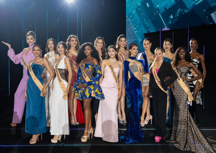 Top 15 phần thi Tài năng ở Miss Grand International 2025 gồm đại diện Ghana, Thái Lan, Ý, Panama, Nhật Bản, Mexico, Myanmar, Zambia, Cộng hoà Czech, Hungary, Ecuador, Kyrgyzstan, Tanzania, Kazakhstan và Lào. Ảnh: Miss Grand International.