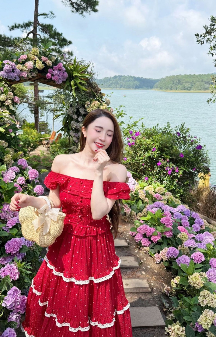 Tuổi 37, Quỳnh Nga nhận được nhiều lời khen cho sắc vóc. Ảnh: FB Quỳnh Nga.