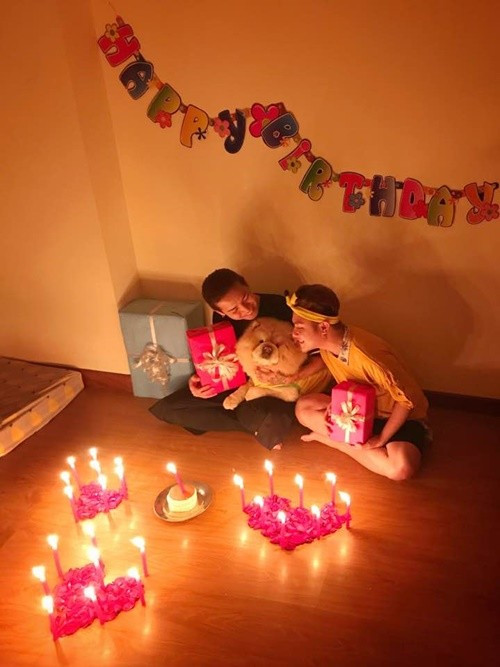 Lê Quang Lâm tổ chức sinh nhật bất ngờ cho BB Trần năm 2017. Ảnh: FB Lê Quang Lâm.