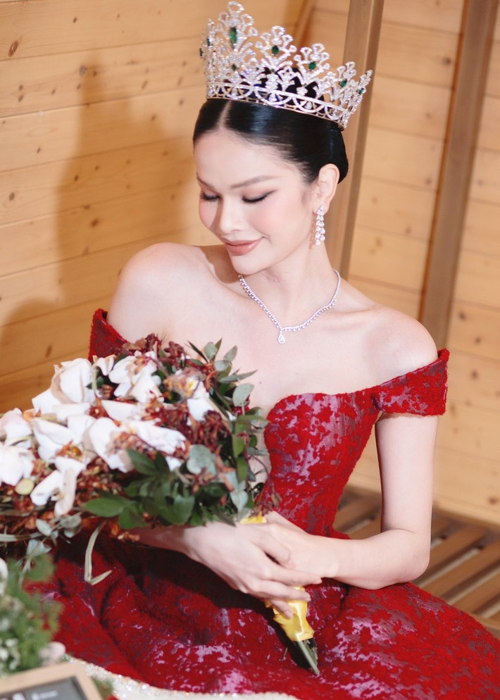 Lịch trình của Hà Tâm Như dày đặc sau khi cô đăng quang. Ảnh: FB Tâm Như.