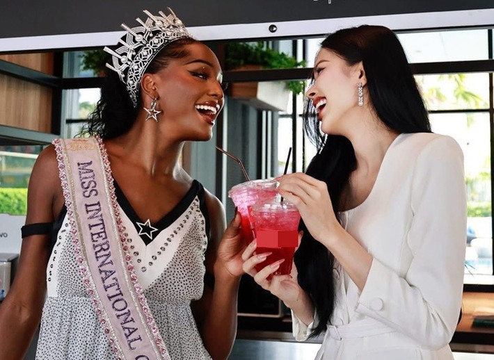 Hà Tâm Như còn chia sẻ: "Thật biết ơn Midori vì đã luôn ở đó vì tôi. Hành trình này Như cảm thấy hạnh phúc hơn rất nhiều với các chị em tuyệt vời như cô ấy". Ảnh: FB Hà Tâm Như.
