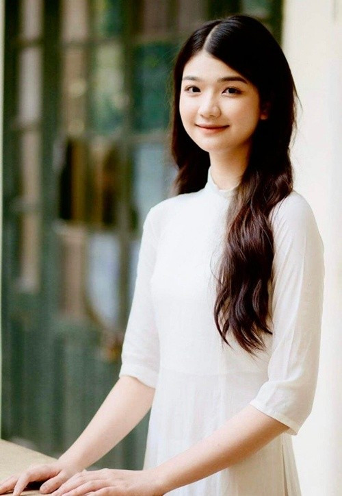 Nghệ sĩ múa Lan Anh - vợ Võ Hoài Nam chúc con gái thi tốt. "Bình tĩnh tự tin đạt được đúng ước mơ của con", vợ Võ Hoài Nam viết trên trang cá nhân. Ảnh: Người Đưa Tin.