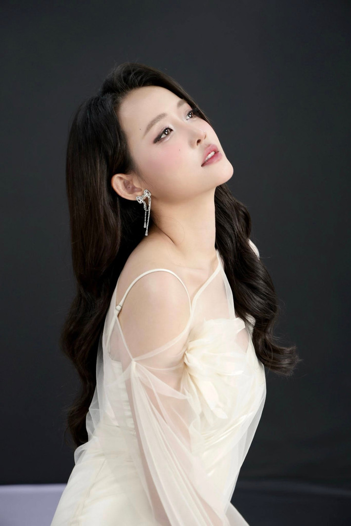 "Đến khi bình tĩnh lại, Nhân vui vô cùng. Vì giống như ông trời đã ban xuống cho mình điều mà bản thân mong mỏi từ lâu. Nhân cảm thấy may mắn và trân trọng điều đó", cô chia sẻ.