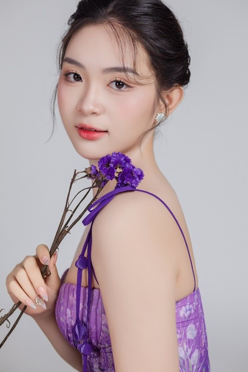 Mới đây, nàng hậu đăng tải bộ ảnh mới. Nhiều người khen ngợi Mai Anh gợi cảm hơn sau khi sinh nở. Hiện tại, Mai Anh chưa tiết lộ hình ảnh con. Ảnh: FB Mai Anh.