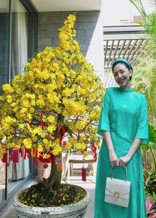Vợ chồng nữ ca sĩ sở hữu hai căn biệt thự tại TP HCM và Đà Lạt. Căn biệt thự ở TP HCM là nơi ở chính của vợ chồng Tóc Tiên còn căn nhà ở Đà Lạt phát triển theo hình thức homestay cho khách du lịch thuê. Ảnh: FB Tóc Tiên.