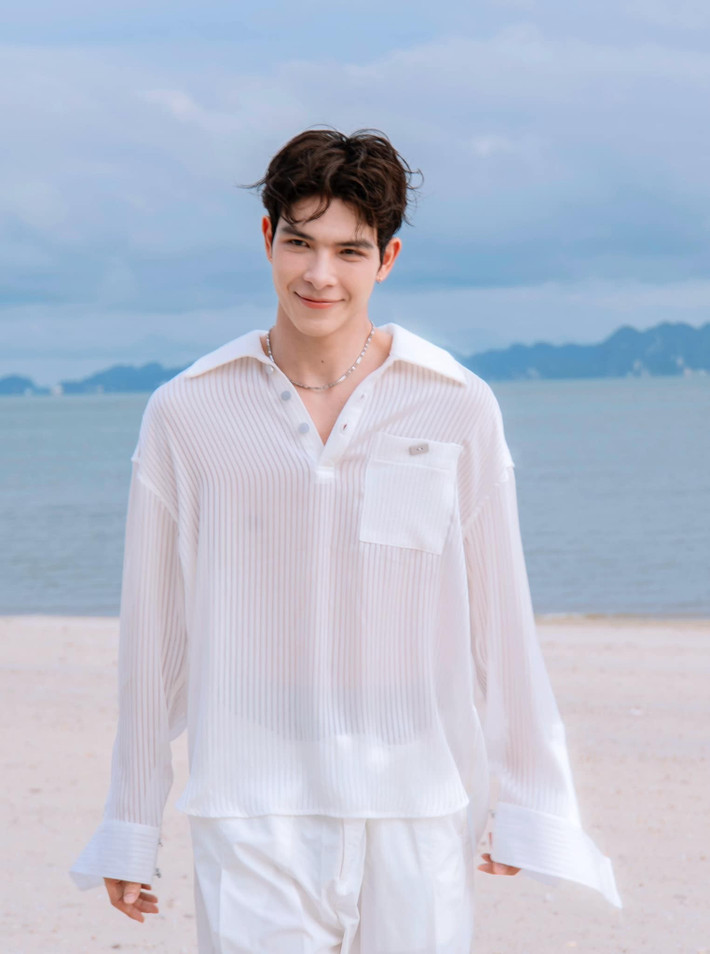 Denis Đặng sinh năm 1993, tốt nghiệp ngành Tài chính ngân hàng loại xuất sắc của Đại học Ngoại thương Hà Nội. Ảnh: FB Denis Đặng.