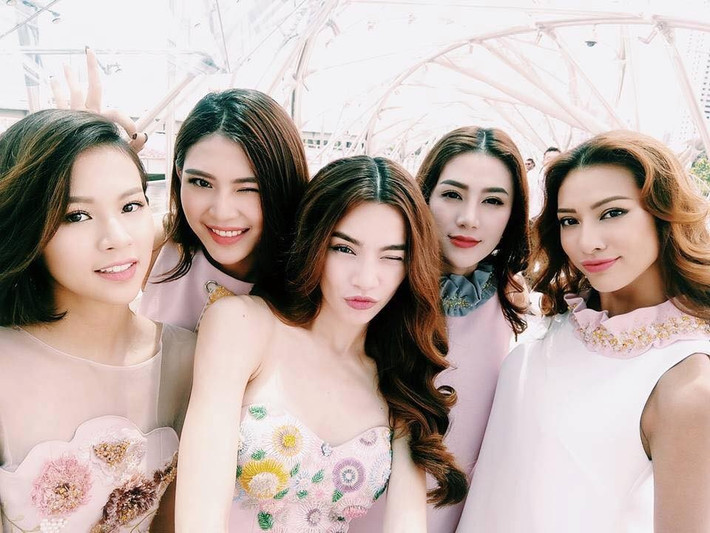 Năm 2016, tham gia The Face Vietnam, Chúng Huyền Thanh thuộc đội của huấn luyện viên Hồ Ngọc Hà. Trong chung kết cuộc thi, Chúng Huyền Thanh đoạt danh hiệu á quân. Ảnh: FB Chúng Huyền Thanh.