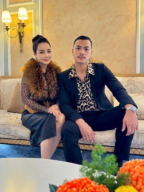 Trong phim Mặt trời lạnh đang lên sóng, Vũ Tuấn Việt đóng vai Tuấn Trần- con trai Mai Thu Huyền. Không ít khán giả đánh giá nhân vật của Vũ Tuấn Việt khá dừ. Ảnh: FB Mai Thu Huyền.