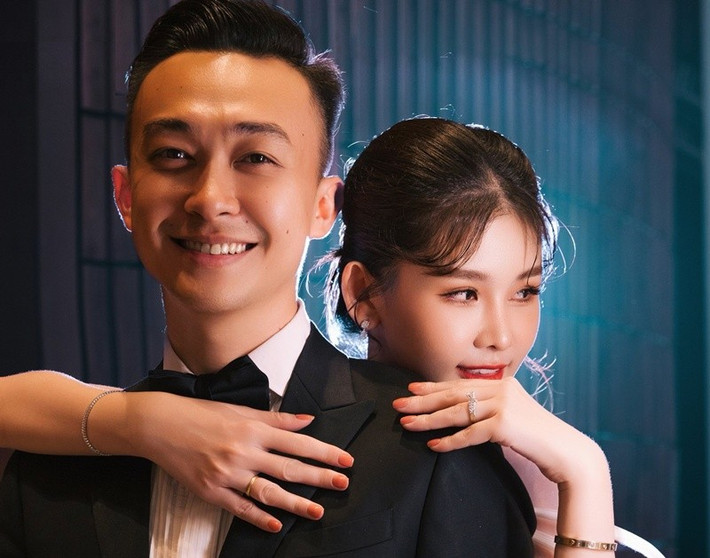Vợ chồng Ngân Anh thường xuyên sánh đôi tại các sự kiện giải trí. Ảnh: FB Ngân Anh.