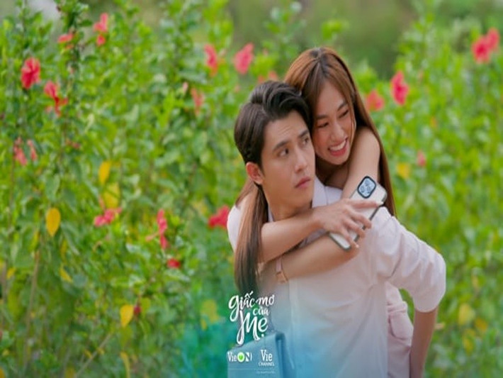 Ngân Hòa và Trần Ngọc Vàng kết hợp ăn ý trong phim Giấc mơ của mẹ. Ảnh: Viez.