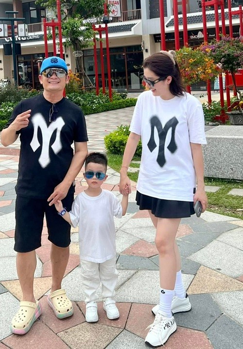 Benly ngày càng kháu khỉnh, ăn mặc sành điệu như hot boy nhí. Ảnh: FB Benly Nguyễn.