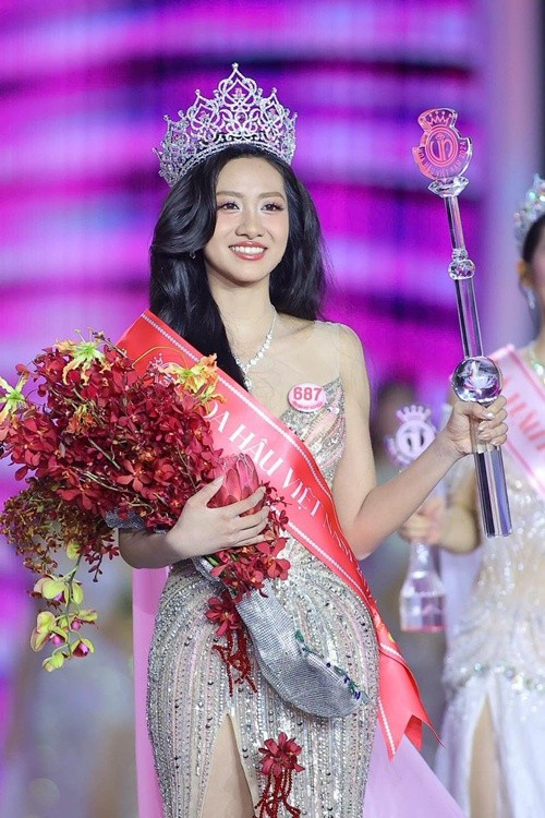 Hà Trúc Linh vừa đoạt vương miện Hoa hậu Việt Nam 2024. Trước đó, cô đoạt danh hiệu hoa khôi ở cuộc thi Nét đẹp Sinh viên Trường Đại học Tài chính - Marketing năm 2023. Ảnh: Hoa hậu Việt Nam.