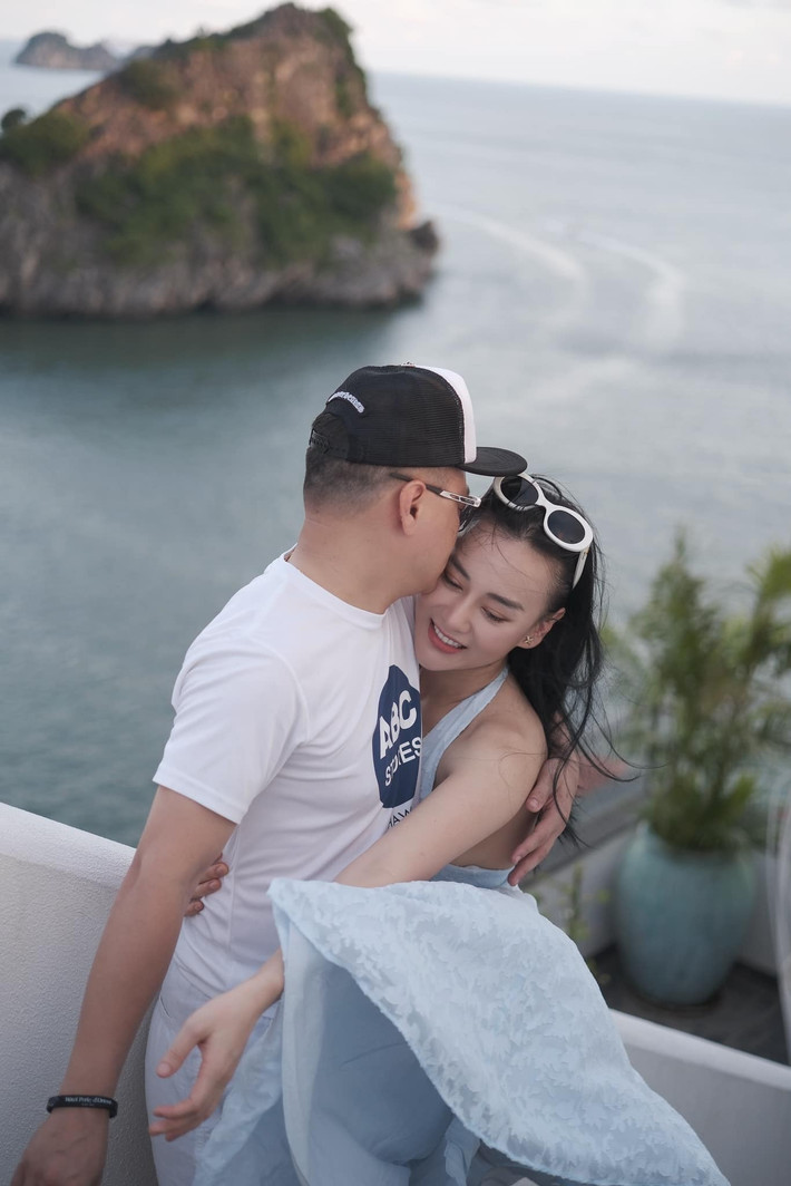 Phương Oanh và Shark Bình kết hôn năm 2023, có hai con chung vào năm 2024.