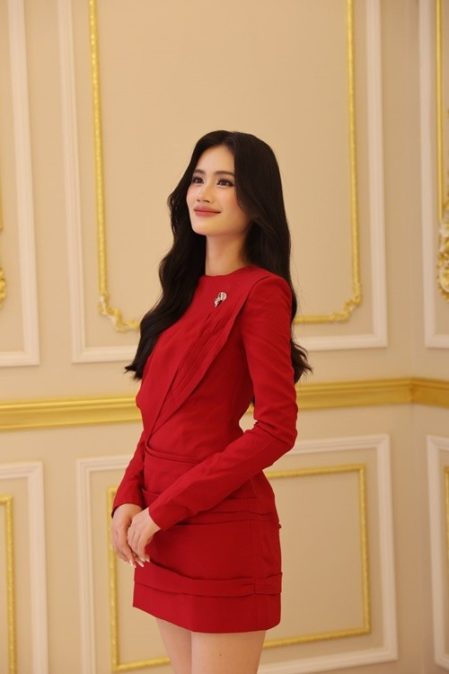 Anh Kiệt là bạn trai của Ý Nhi khi cô chưa nổi tiếng. Hiện tại, Anh Kiệt học ở Đại học Kiến trúc TP HCM. Ảnh: FB Ý Nhi.