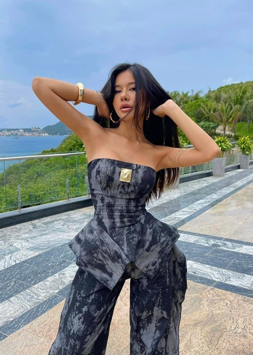 Theo Thương Hiệu Đời Sống, Senaivi đã tốt nghiệp chuyên ngành Thiết kế sáng tạo tại Đại học RMIT. Ảnh: FB Mlô H Senaivi.