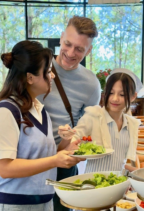 Siêu mẫu Xuân Lan đánh giá con gái Phương Vy là hoa hậu tương lai. Ảnh: FB Phương Vy.