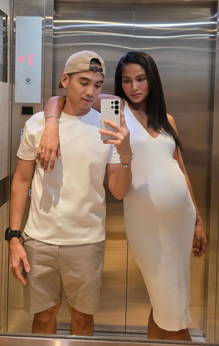 Nàng hậu được chồng - nhiếp ảnh gia Tuấn Khôi chăm sóc từ bữa ăn đến giấc ngủ.