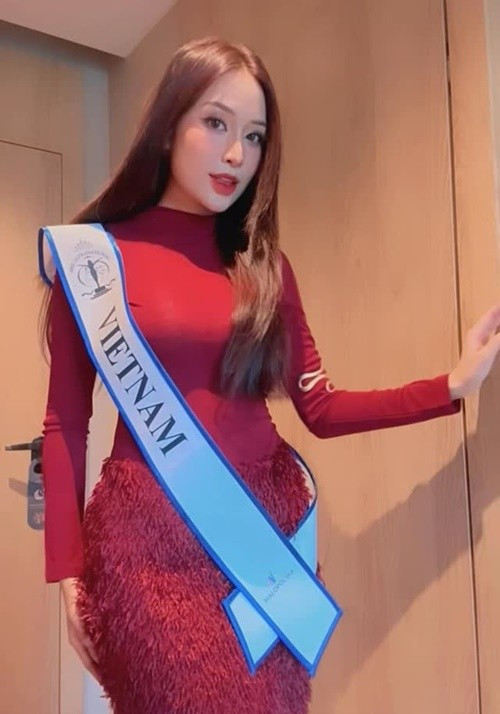 Trước khi thi quốc tế, cô hoàn thiện khả năng catwalk, ứng xử, trình độ tiếng Anh, siết hình thể. Ảnh: FB Kỳ Duyên.
